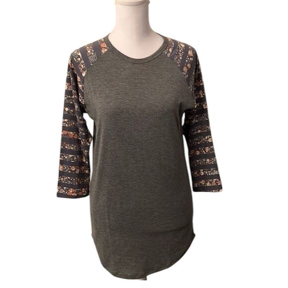 LuLaRoe NWT size XS 3/4 raglan sleeve sleep or play T-shirt - Picture 1 of 12